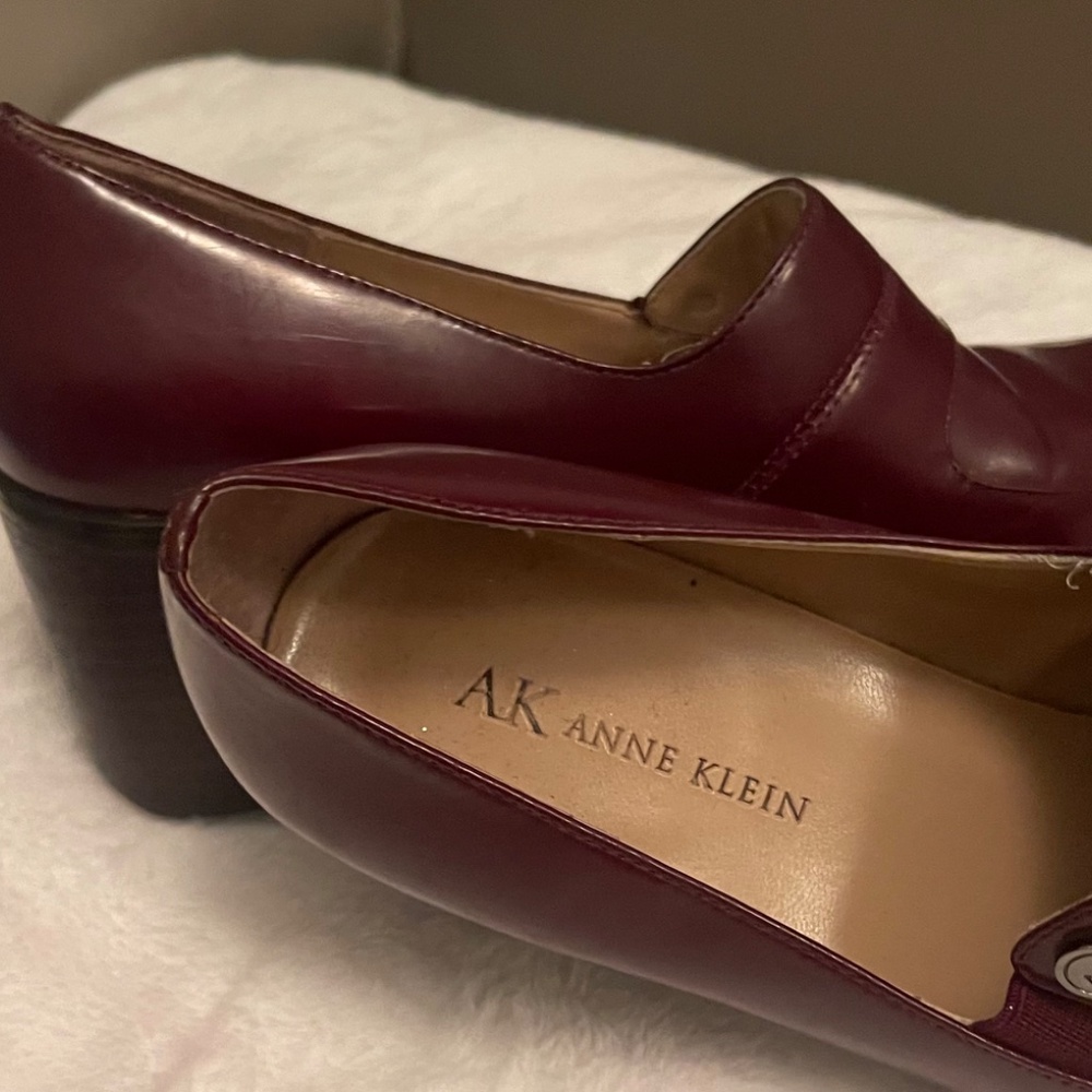 Shoes - Picture 2 of 5